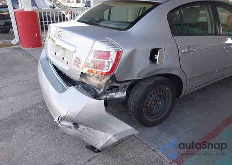 2010 Nissan Sentra 2.0S z USA, uszkodzony, nr VIN 3N1AB6AP7AL667197